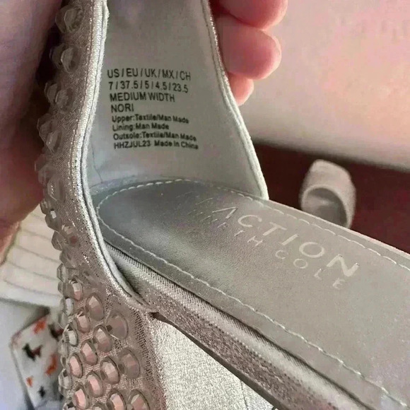 KENNETH COLE REACTION Women Nori Block Heel Dress Sandals Size 7 Silver - Picture 10 of 12